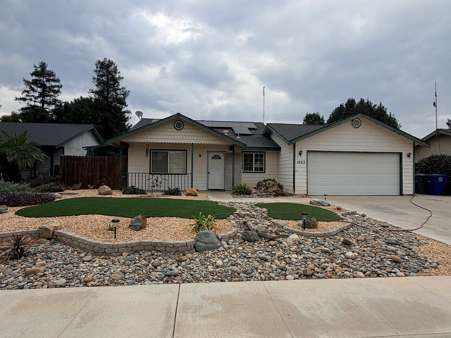 3 bed, 1008 sqft, $2,200 — Photo 1