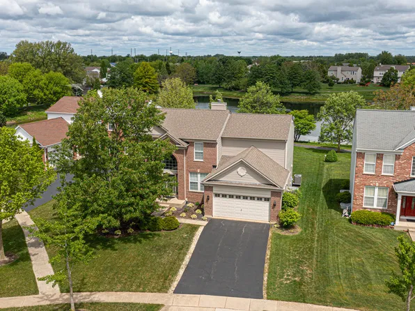 6 Marigold Ln, Algonquin, IL 60102