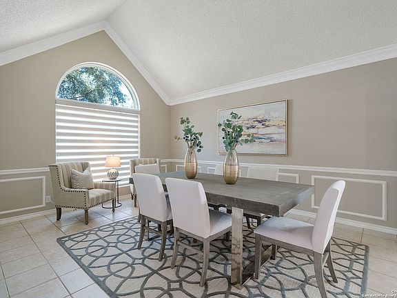 5th image of 926 Amberstone Dr