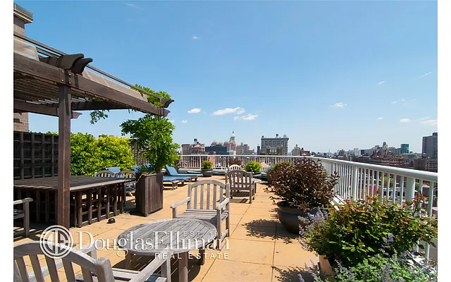 Sold by Douglas Elliman | media 19