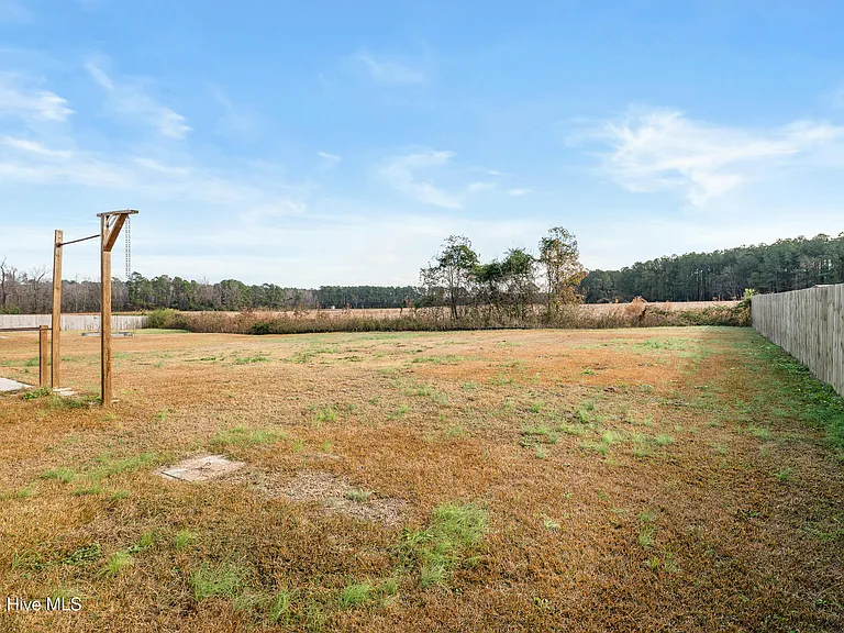406 Paxton Ct — Photo 32
