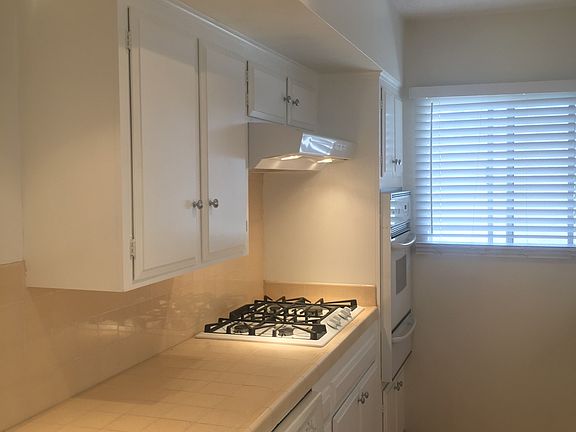 3rd image of 310 Dahlia Pl APT E