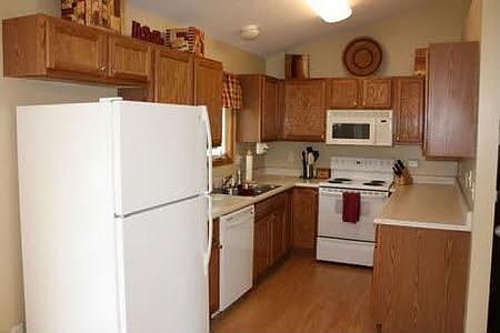 5th image of 3127 SE Cherry Blossom Dr
