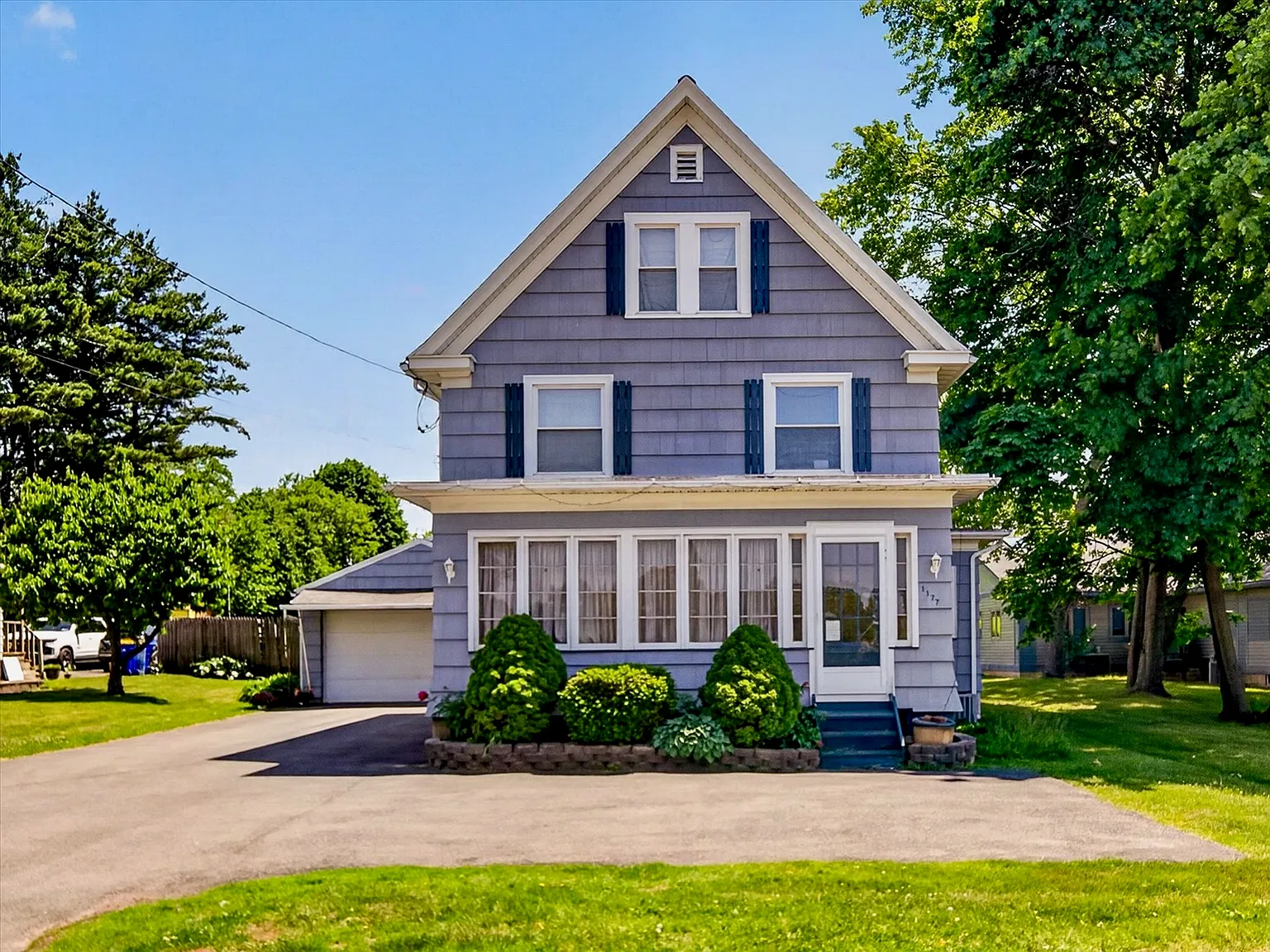 3 bed, 1.5 bath, 1702 sqft, $2,600 — Photo 1