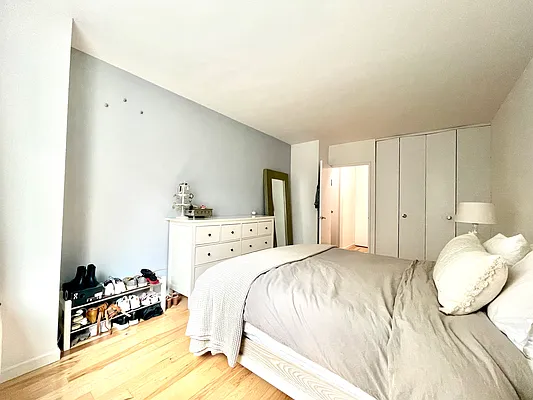 Rented by Addison Property Group | media 13
