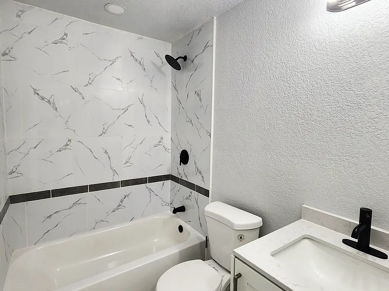 128 Kingston Ave — Photo 12