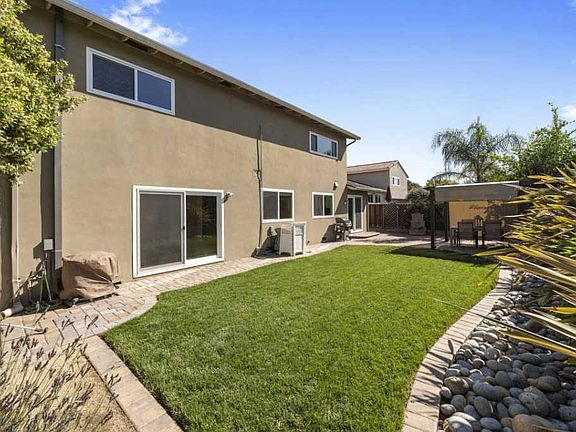3rd image of 535 Hyde Park Dr