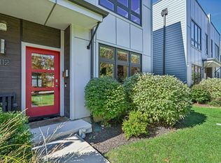 1112 Pitner Ave, Evanston, IL 60202