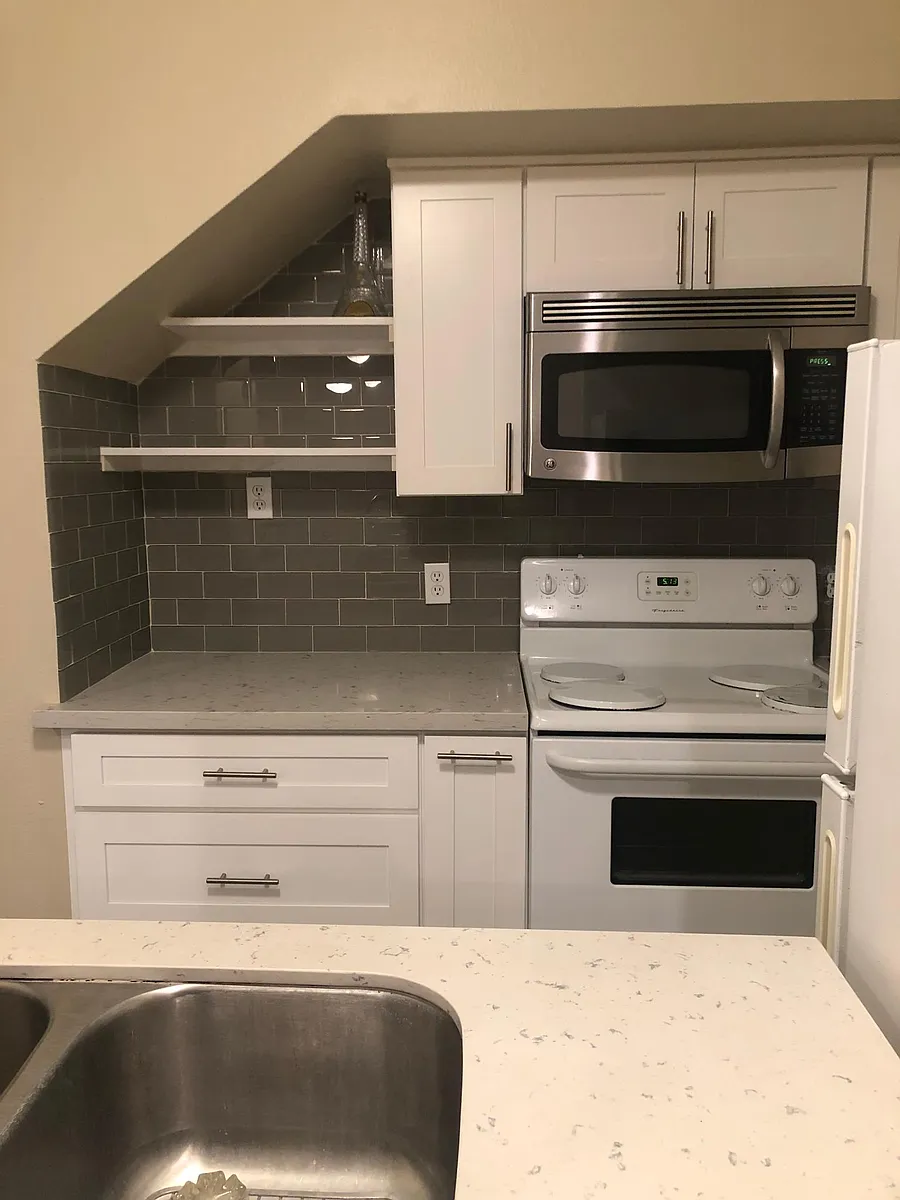 Building Photo - 127 Streamwood #127