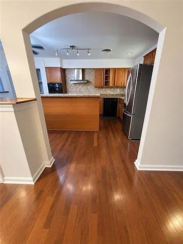 3 bed, 2.0 bath, 1796 sqft, $1,950 — Photo 4