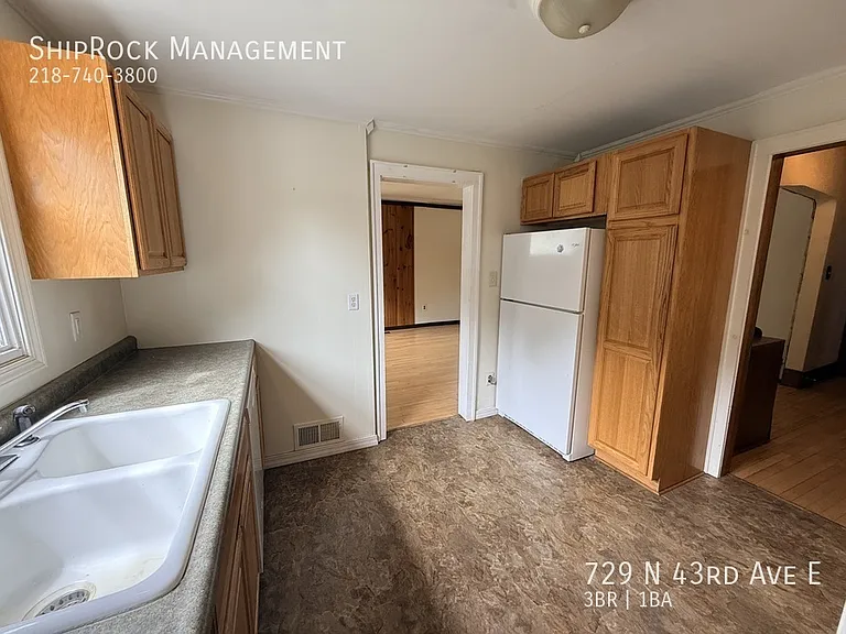 729 N 43rd Ave E — Photo 7