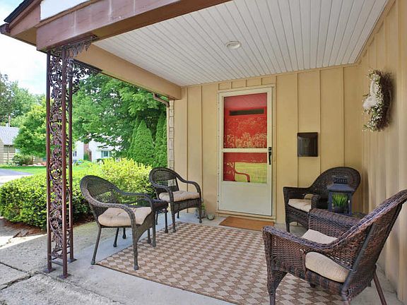 2nd image of 105 Orchard Dr