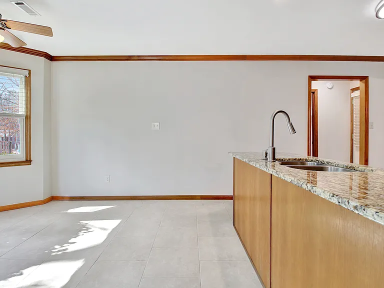401 Tenterden Curv — Photo 36
