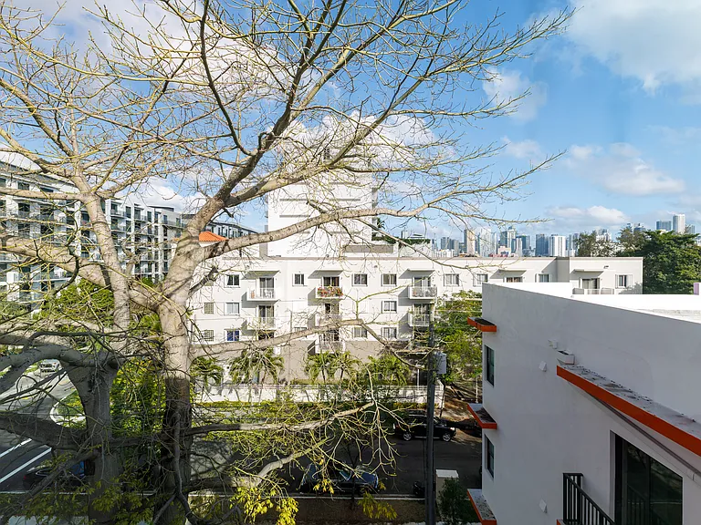 Saffron Apartments — Photo 77