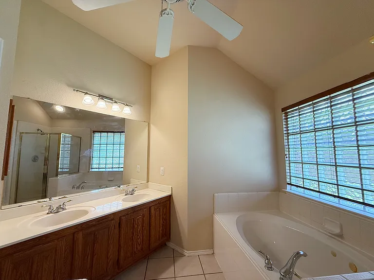 6000 Arlington Dr — Photo 25