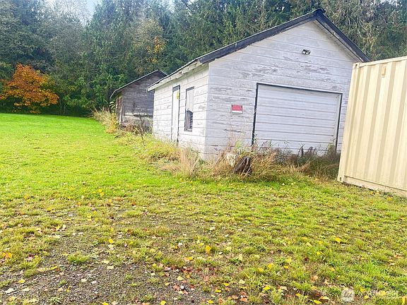 3rd image of 688 Big Hanaford Road