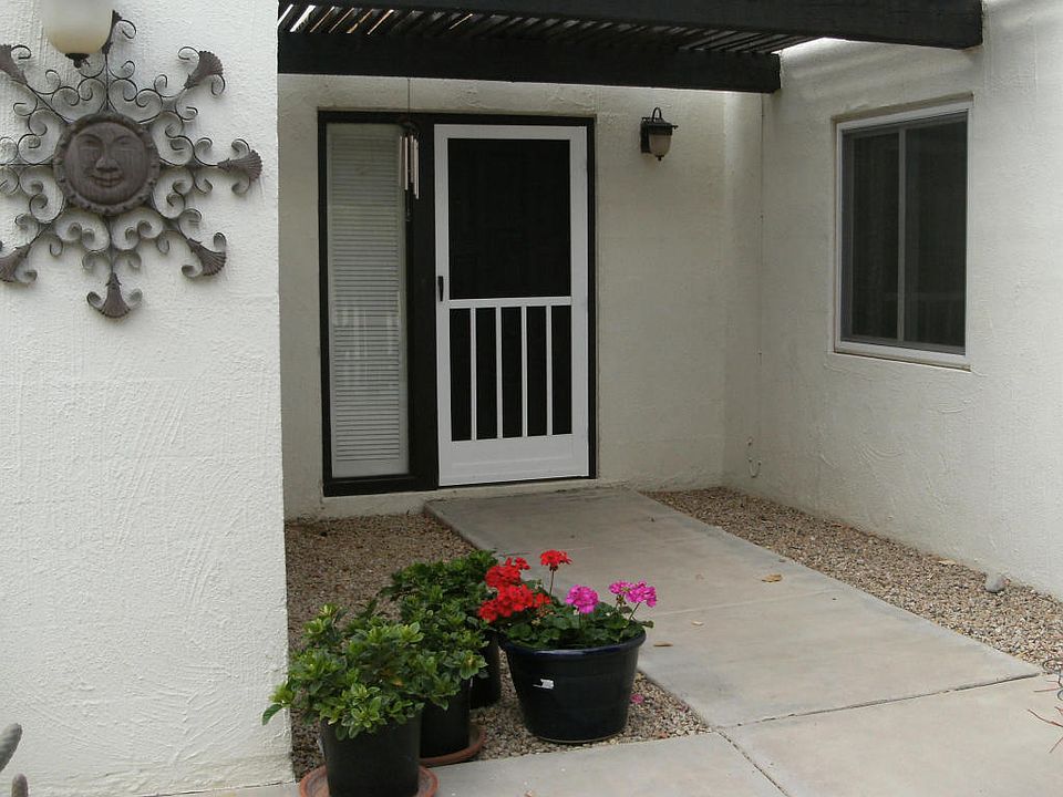 1st image of 268 Laguna Dr W