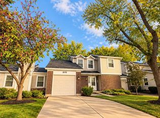899 Colony Lake Dr, Schaumburg, IL 60194
