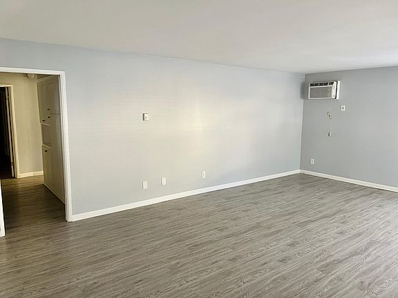 4th image of 507 Coronado Ave APT A