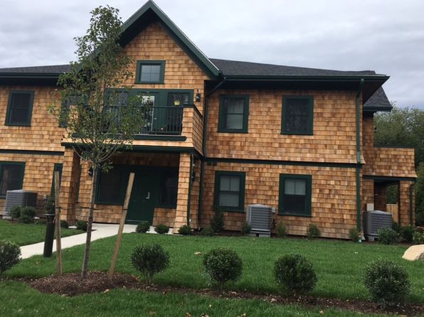 138 Narragansett Ave
