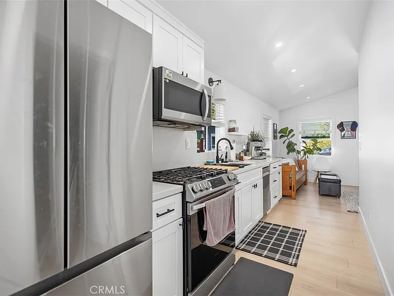 371 Park Ave — Photo 5