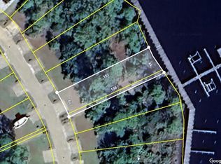 341 Sandalwood Trce, Carrabelle, FL 32322