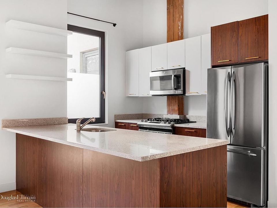 1st image of 390 Wythe Ave APT 5C