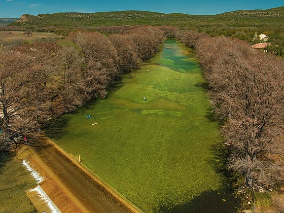 3rd image of 726 Tierra Linda