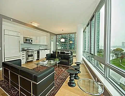 Sold by Nest Seekers International | media 3