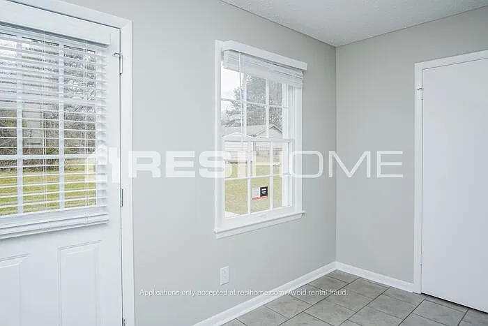 126 Greenwood Cir — Photo 8
