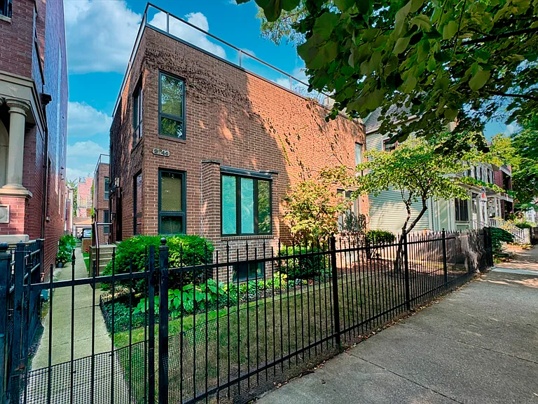 2644 N Wayne Ave #E — Photo 1