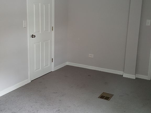 2nd image of 6724 Americana Dr NE