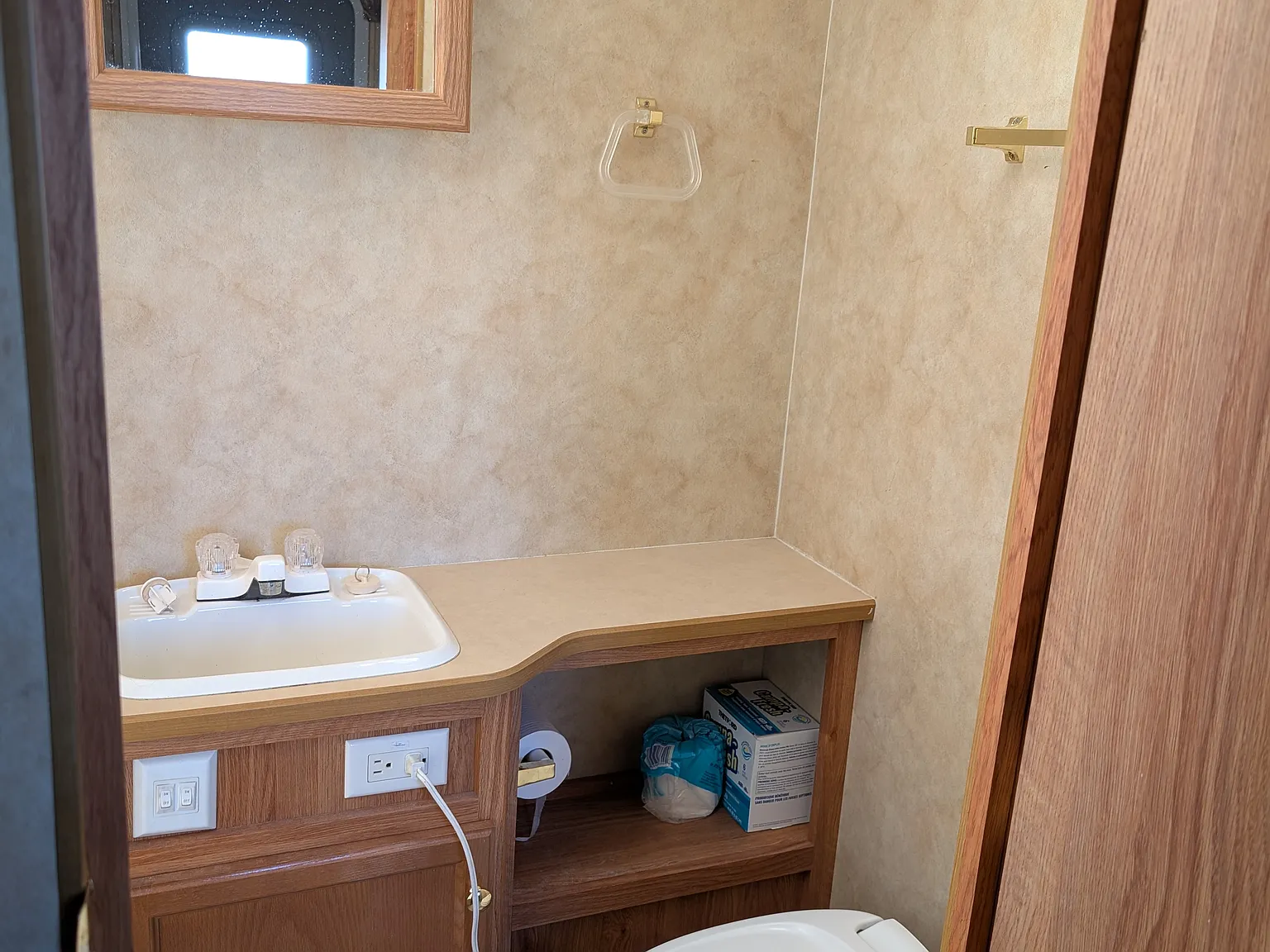 2 bed, 250 sqft, $565 — Photo 2