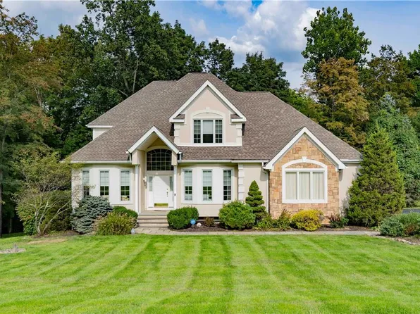 9 Autumn Chase Drive, Hopewell Junction, NY 12533