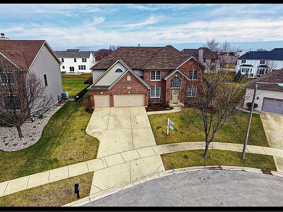 2nd image of 24916 Chalk Hill Ct