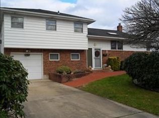 11 Cameo Rd, Commack, NY 11725