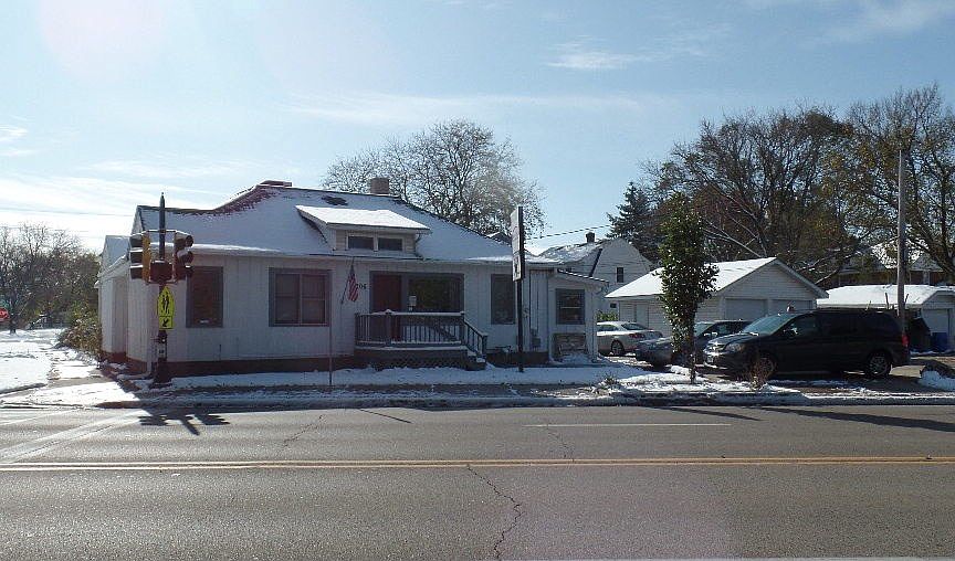 1st image of 1006 Auburn St