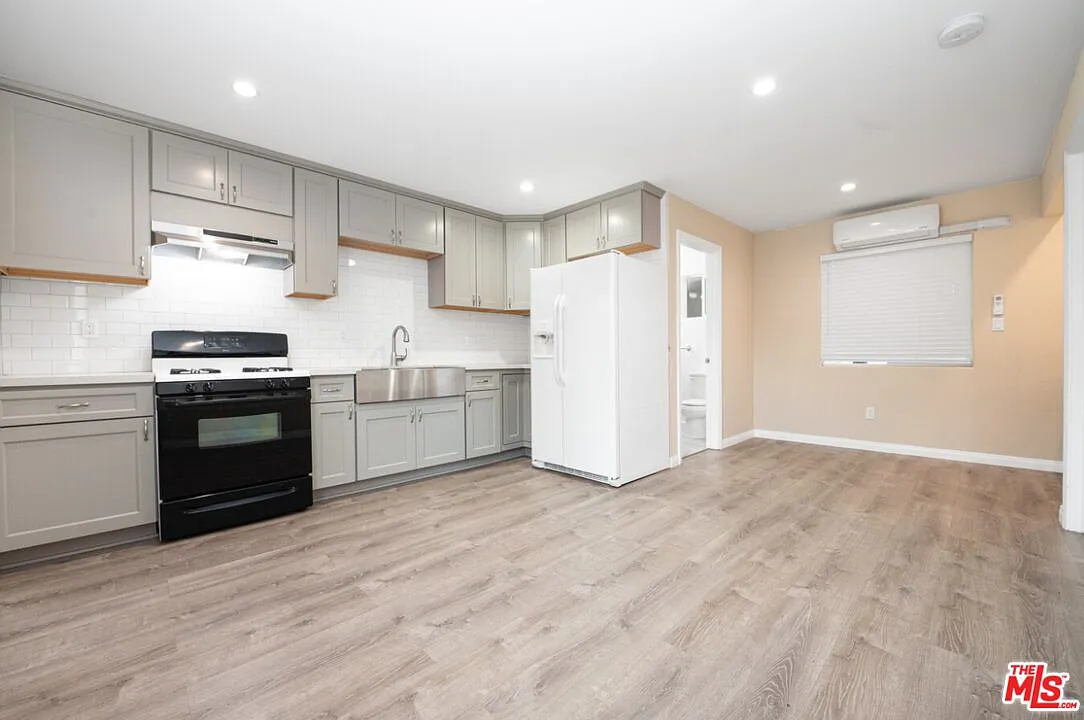 2742 S Rimpau Blvd, Los Angeles, CA 90016 HotPads