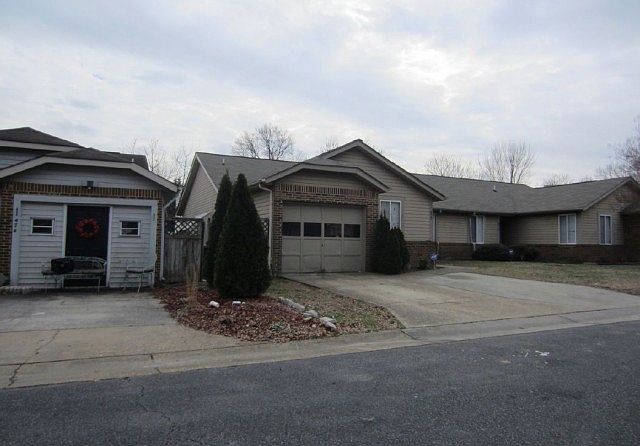 1st image of 472 Springmont Ct