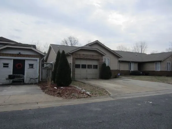 472 Springmont Ct, Newport News, VA 23608