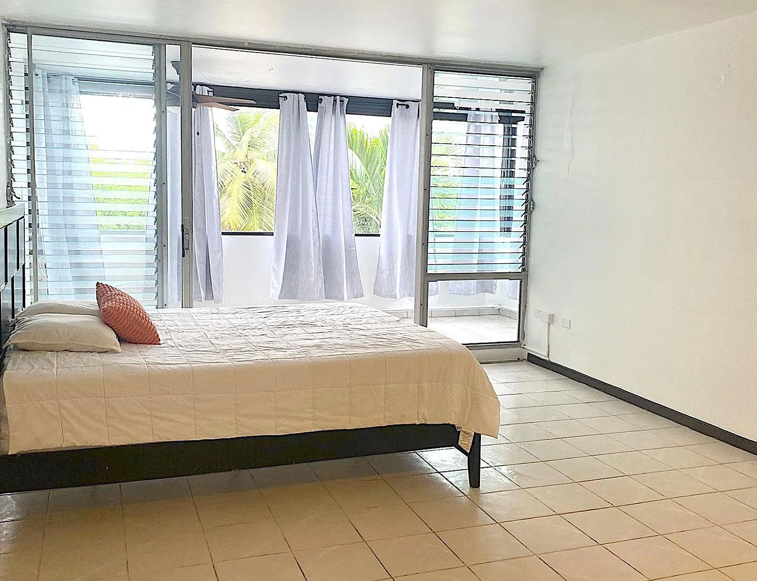 Ritz (Condominio) — Photo 1