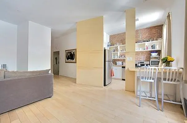 Rented by Bond New York | media 30