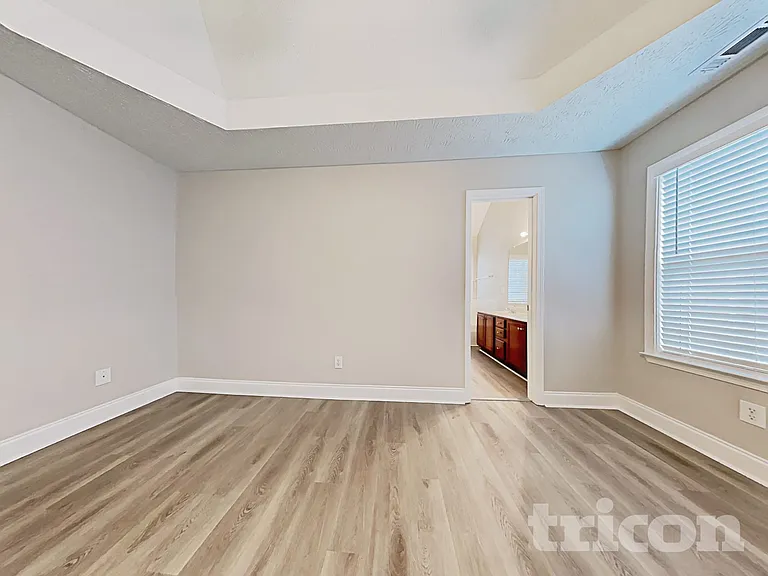 110 Brooks Cir — Photo 6