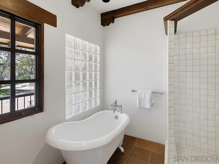 5443 Calzada Del Bosque — Photo 46