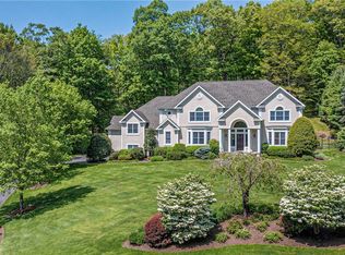 24 Fieldstone Dr, Katonah, NY 10536