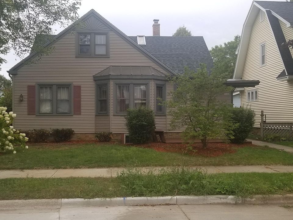 2nd image of 2403 Henry St