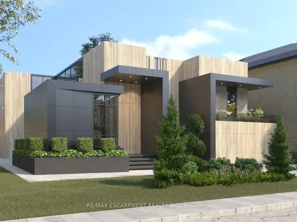 1643A Glenburnie Rd, Mississauga, ON L5G 3C7