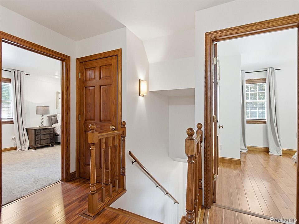 1010 Genesee Dr, photo 30