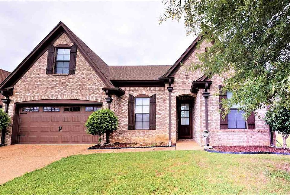 1st image of 2703 Plum Creek Dr