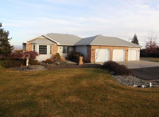 801 Hennessy Rd, Yakima, WA 98908